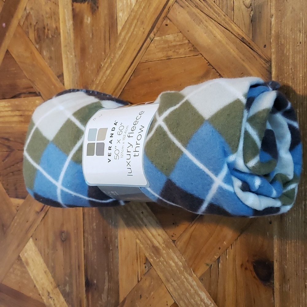 Veranda 50x60 Luxury Fleece throw